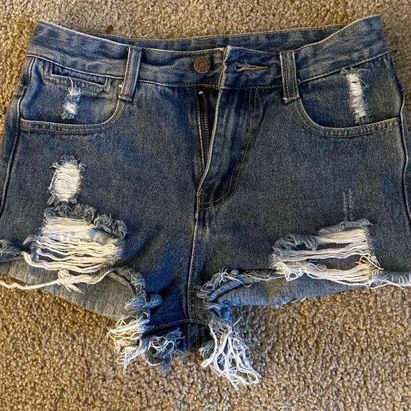 Destroyed High-Waisted Jean Shorts. - Picture 3 of 7